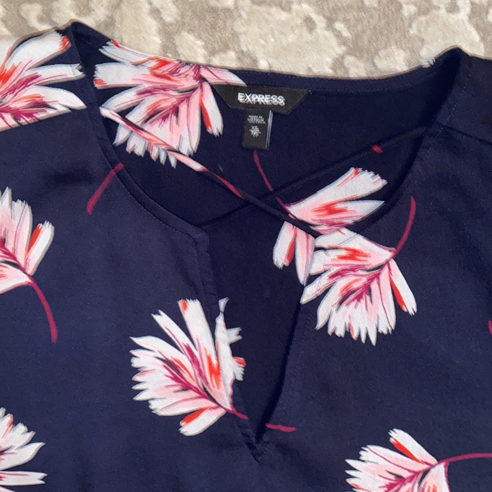 Express top - Picture 2 of 2